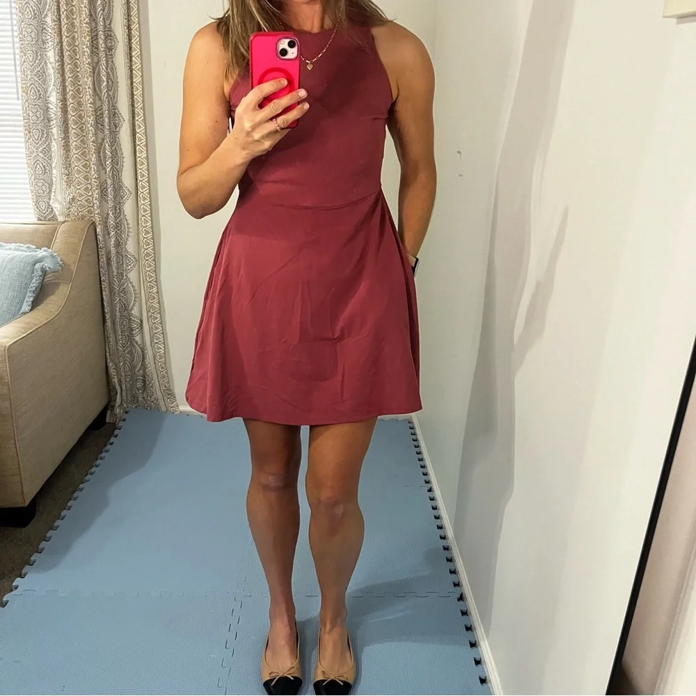 Athleta Conscious Dress Pink Burgundy Sleeveless Fit & Flare Size M NWT Pockets - Picture 4 of 4